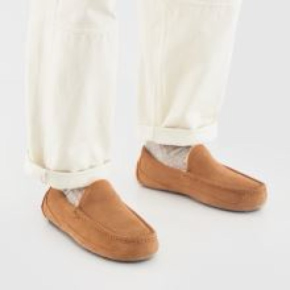UGG Men’s Ascot Corduroy II Chestnut Slippers - Picture 3 of 15